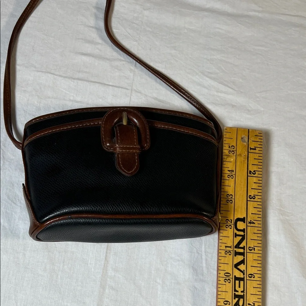 Liz Claiborne Black and Brown Zippered Bag with side pocket - Picture 9 of 10